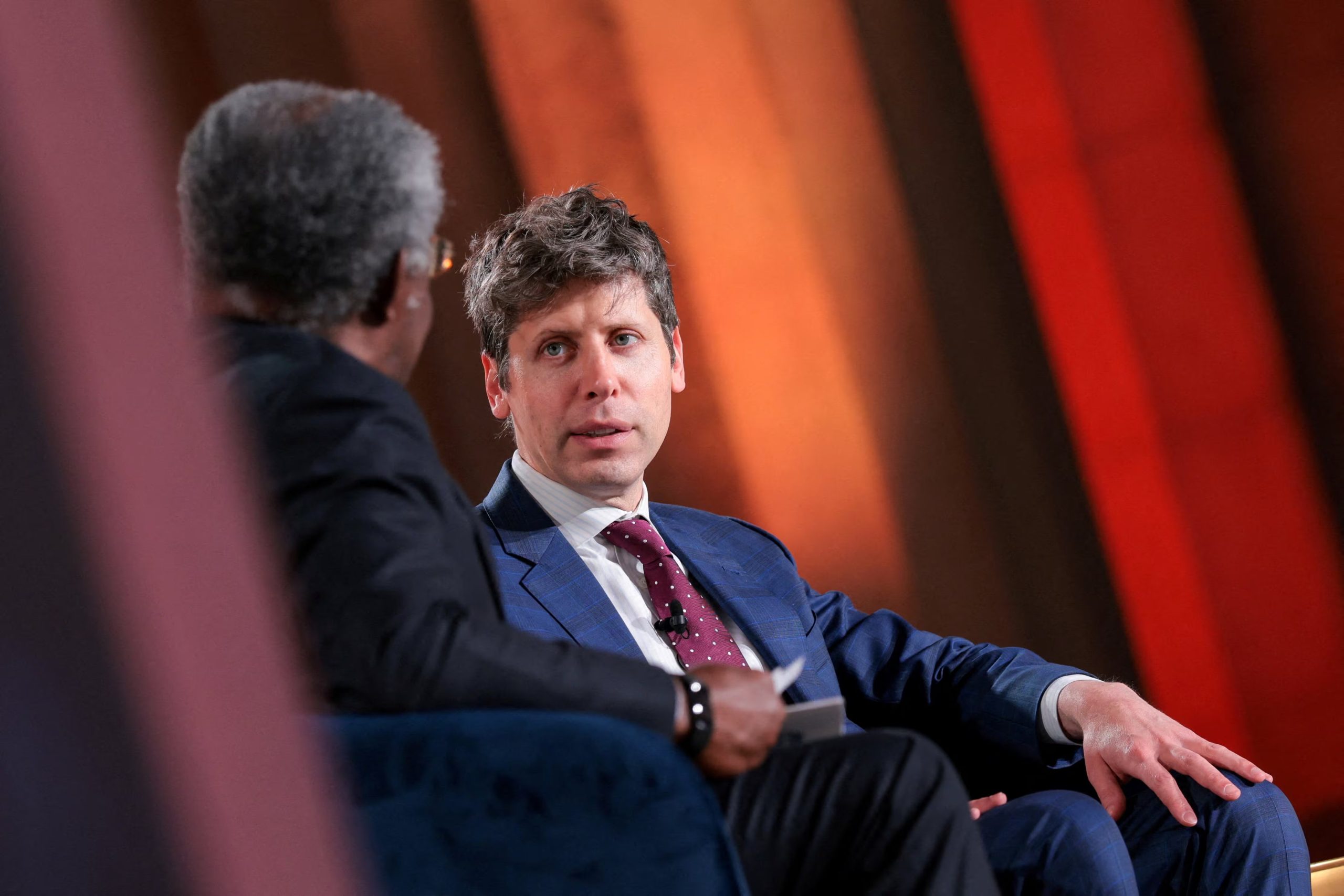 Sam Altman afirmó que OpenAI podría alcanzar la inteligencia artificial general antes de que termine 2026 (REUTERS/Kylie Cooper/File Photo)