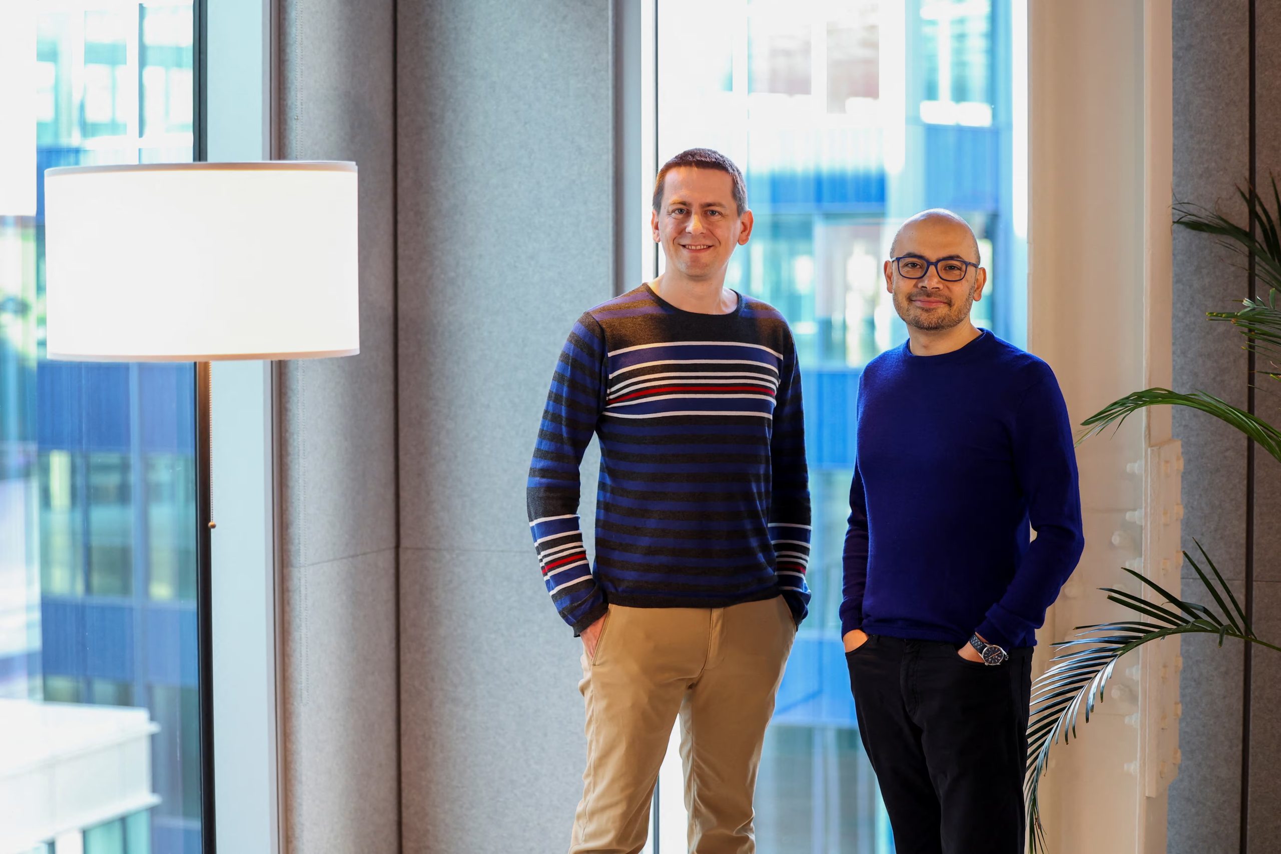 El impacto de AlphaFold llevó a Demis Hassabis y John Jumper a recibir el Premio Nobel de Química 2024 junto con David Baker (REUTERS/Toby Melville)