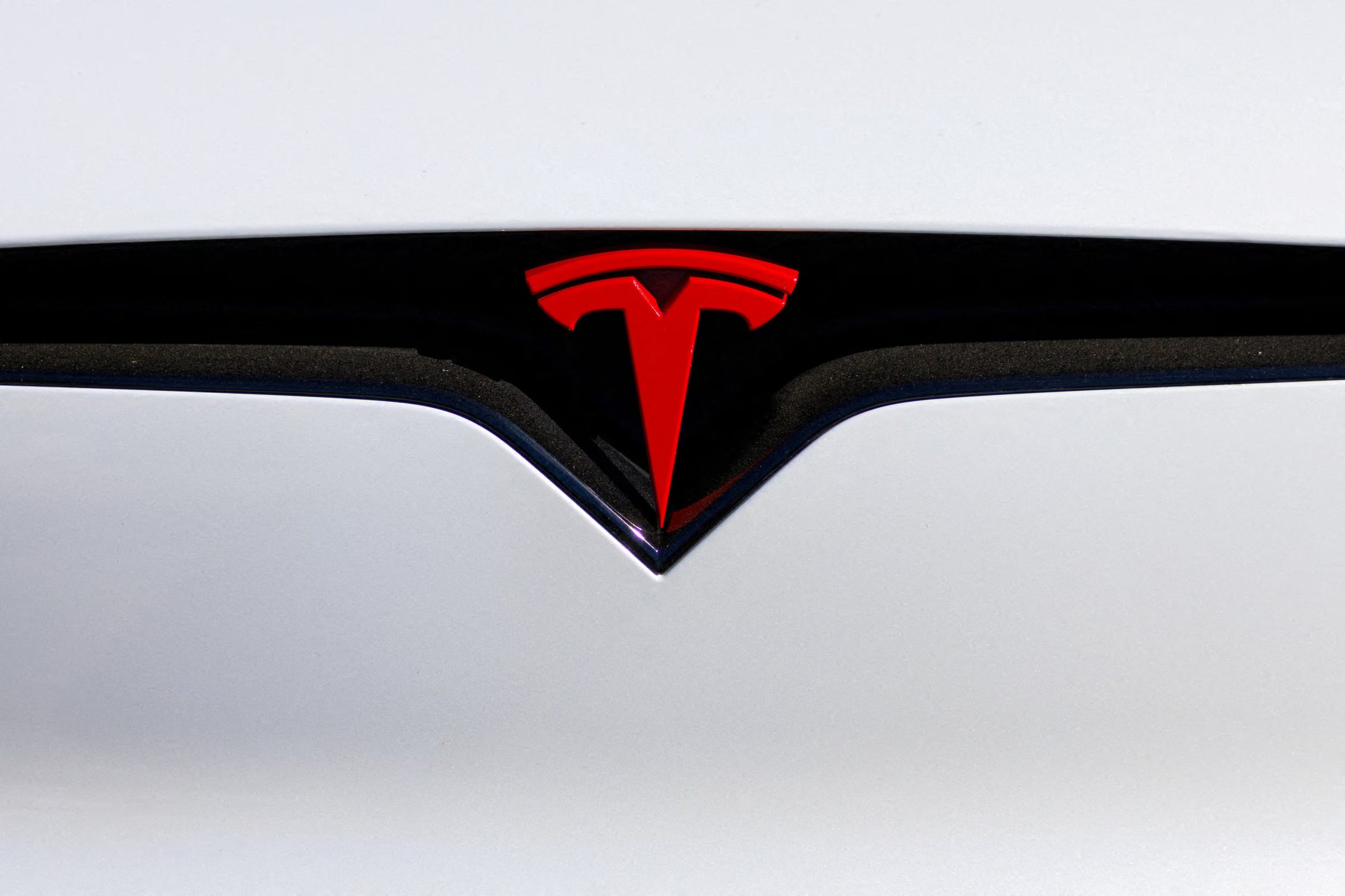 Tesla vincula la expansión de Robotaxi con la llegada de Cybercab, mientras Elon Musk anticipó que el programa escalará muy rápidamente en Austin. (REUTERS/Mike Blake/File Photo)