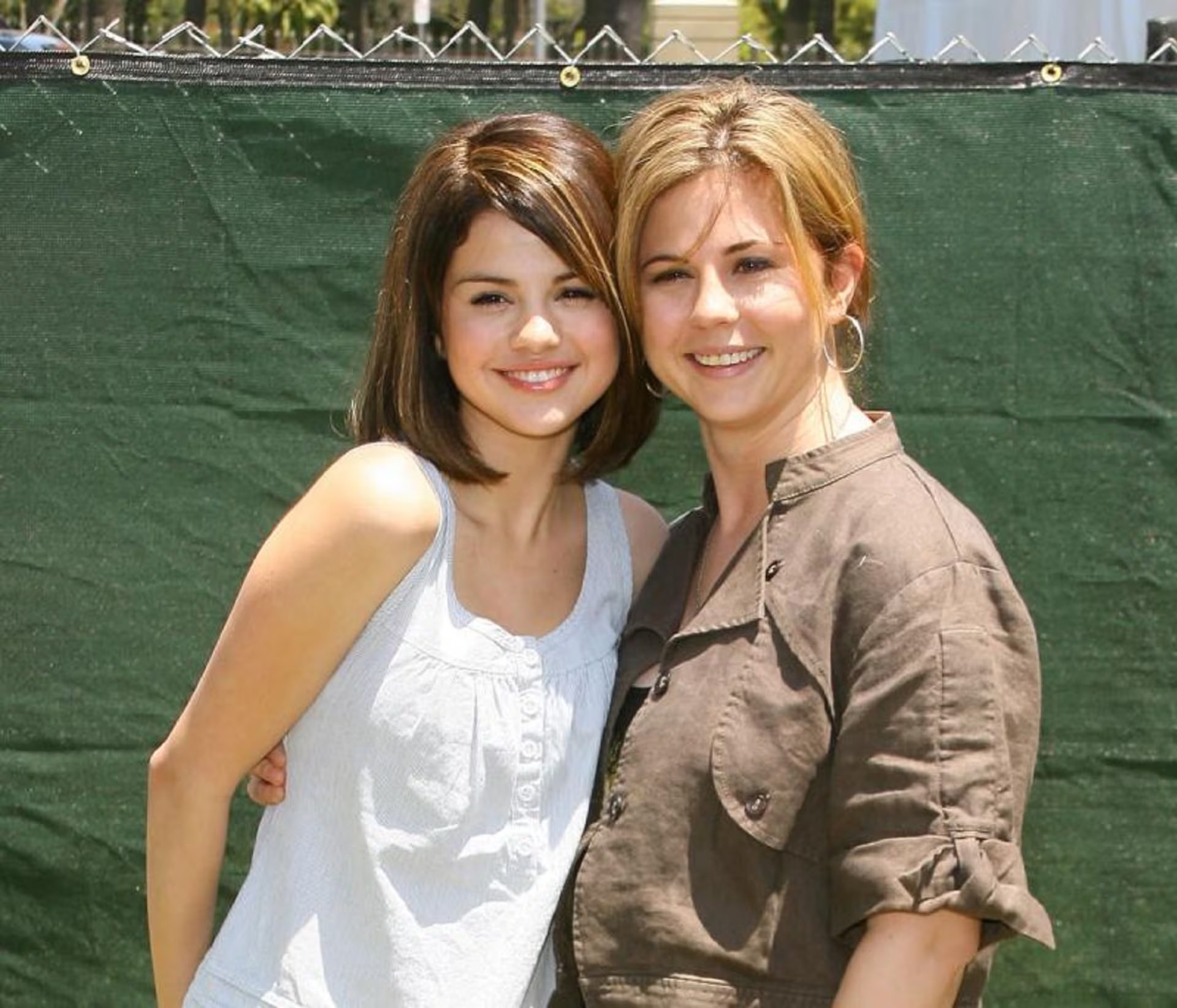 La demanda vincula el deterioro de Wondermind con disputas personales entre Selena Gomez y Mandy Teefey que habrían afectado su participación conjunta (Instagram)