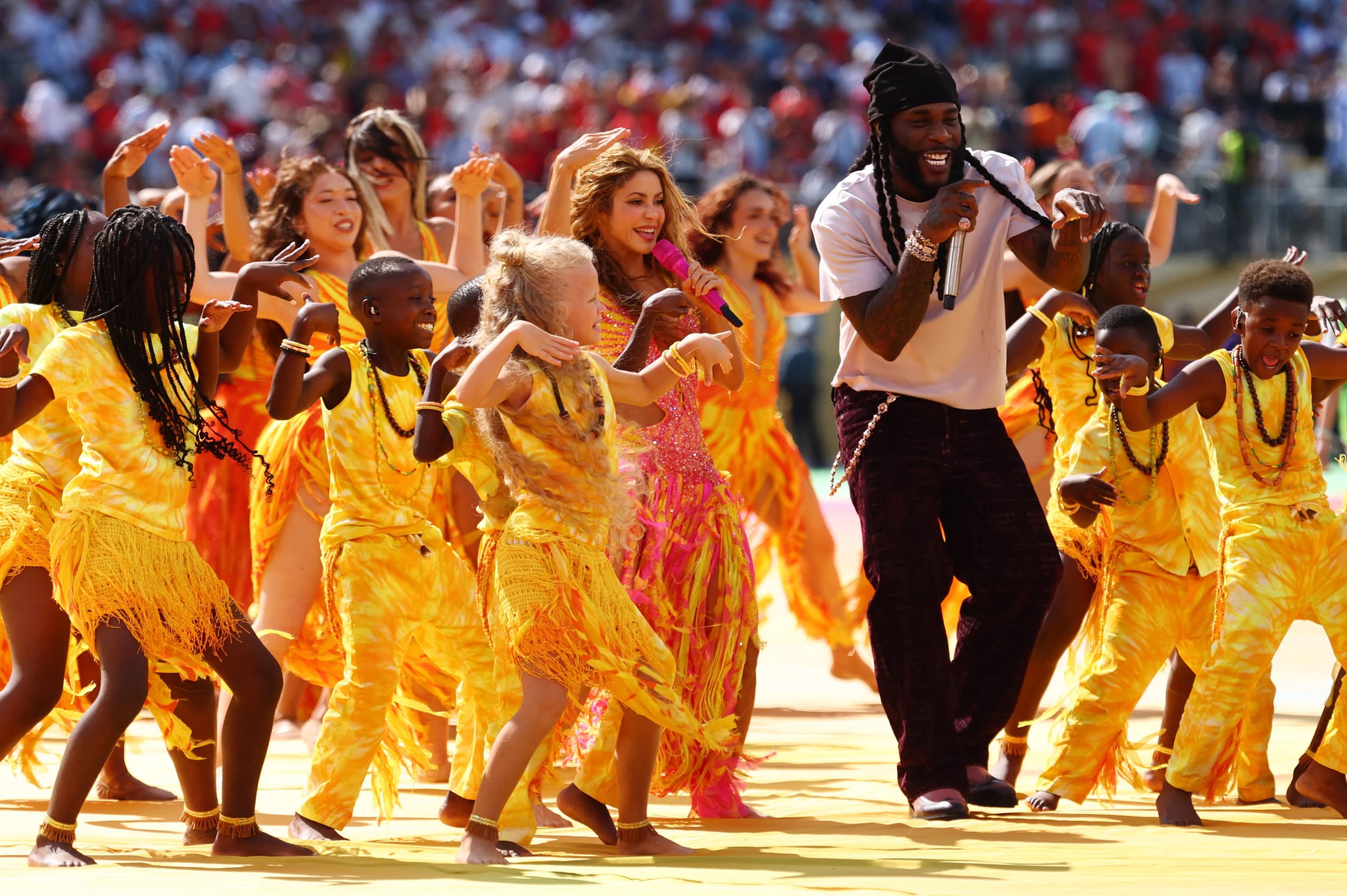 Soccer Football - FIFA World Cup 2026 - Final - Spain v Argentina - Halftime Show - New York/New Jersey Stadium, East Rutherford, New Jersey, U.S. - July 19, 2026 Shakira and Burna Boy perform during the Halftime Show IMAGN IMAGES via Reuters/Vincent Carchietta