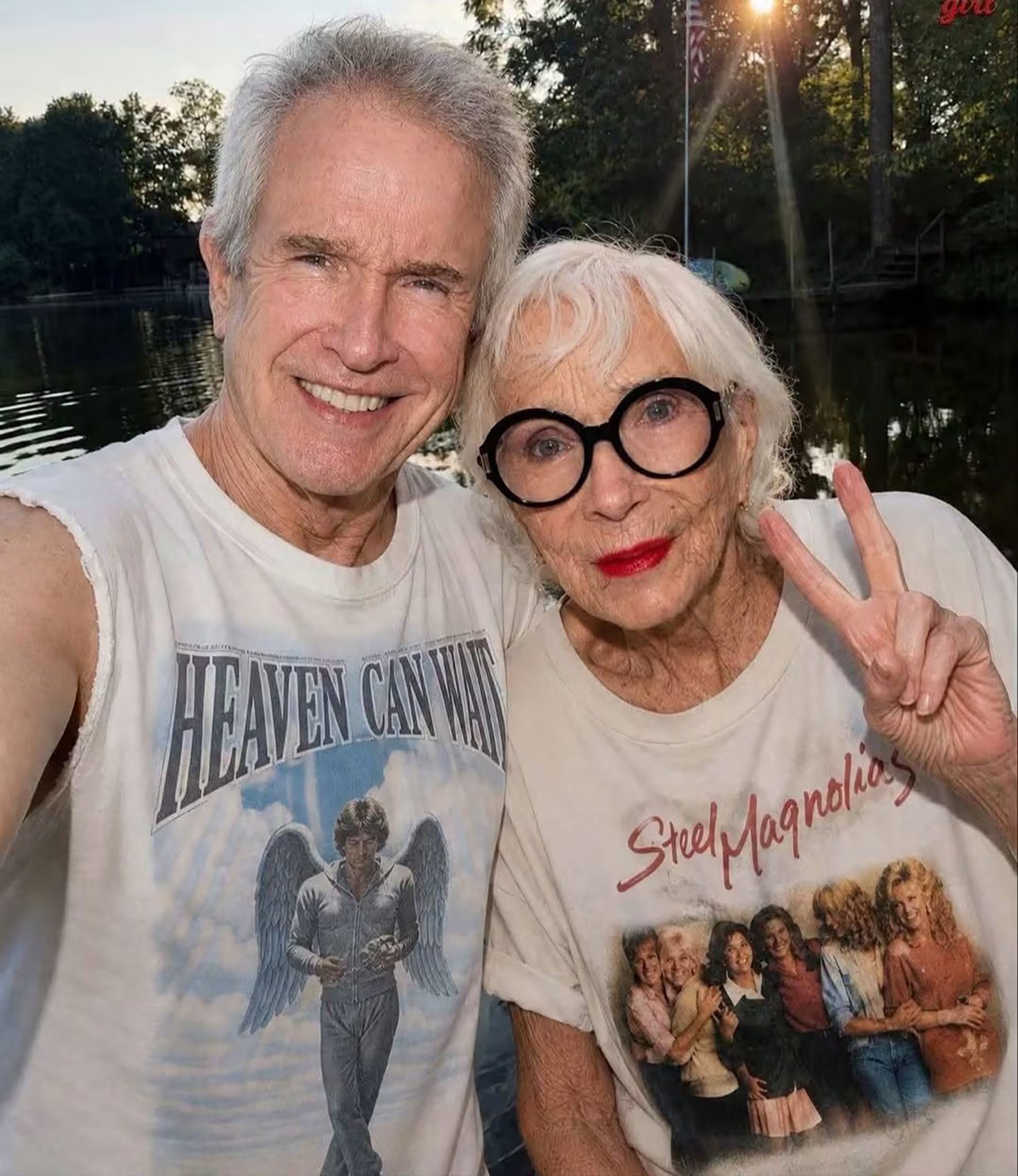 Maclaine junto a su hermano Warren Beatty
