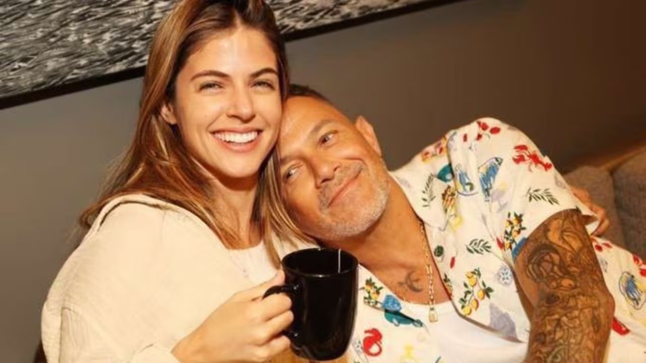 Alejandro Sanz oficializó el noviazgo con Stephanie Cayo en abril y después dijo en una entrevista con Jordi Évole que estaba muy enamorado. (Instagram Stephanie Cayo)