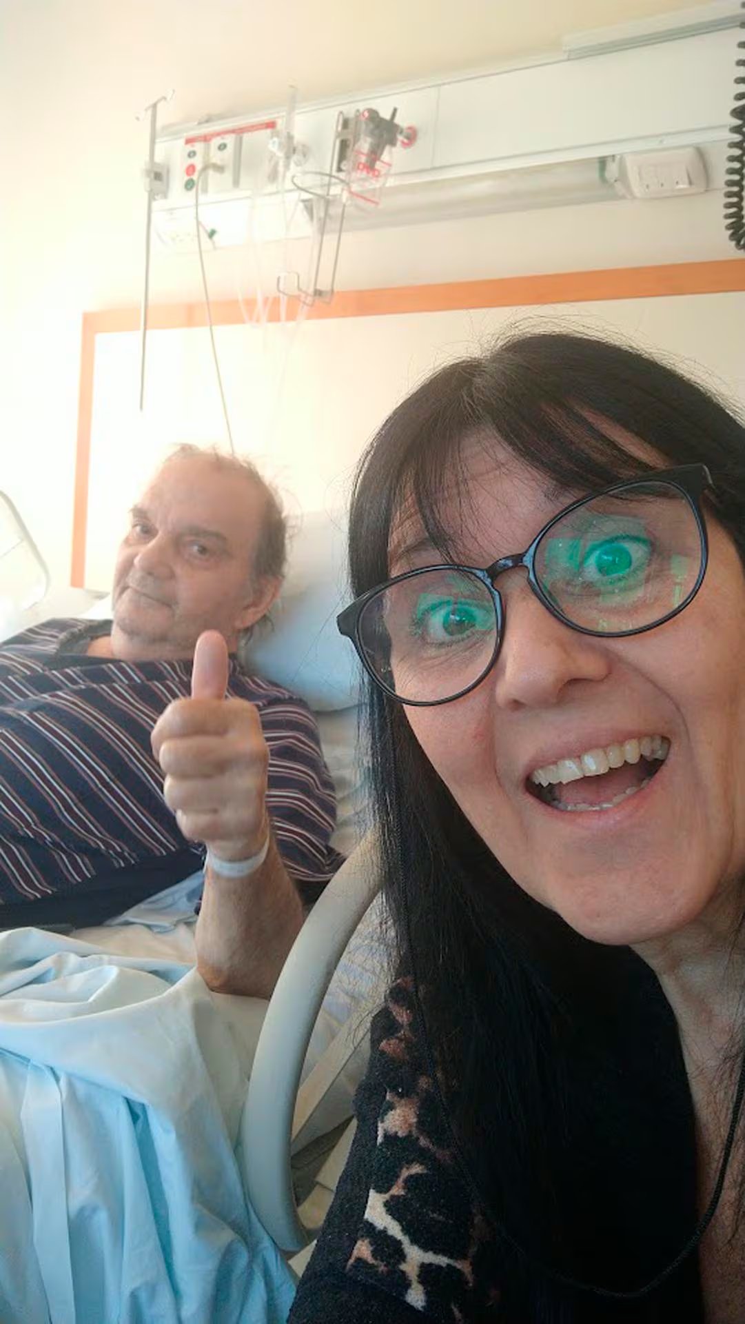 Pocos meses antes de que Ángeles se recibiera Roberto murió.
