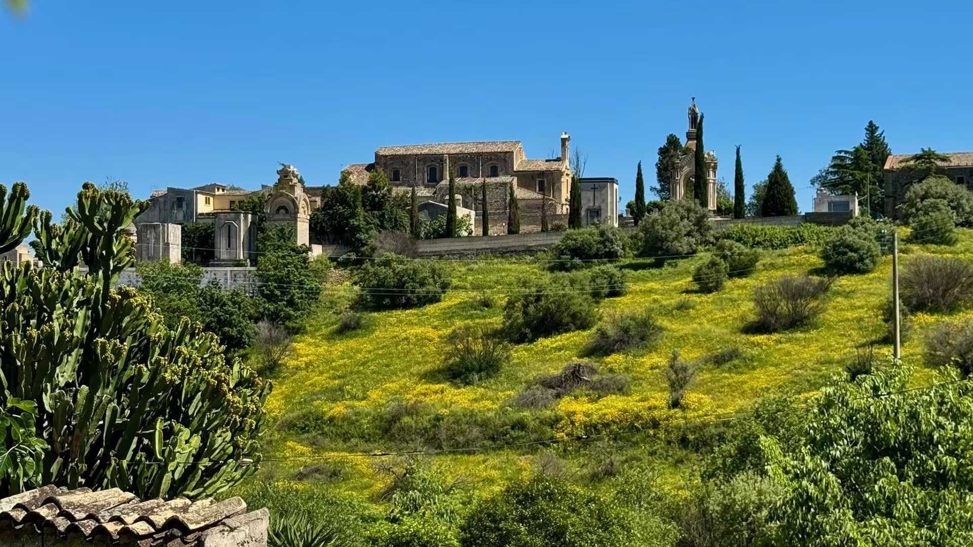 La reconstrucción barroca del Val di Noto derivó en el reconocimiento de la UNESCO en 2002 y define la identidad visual de la región (Visit Sicily)
