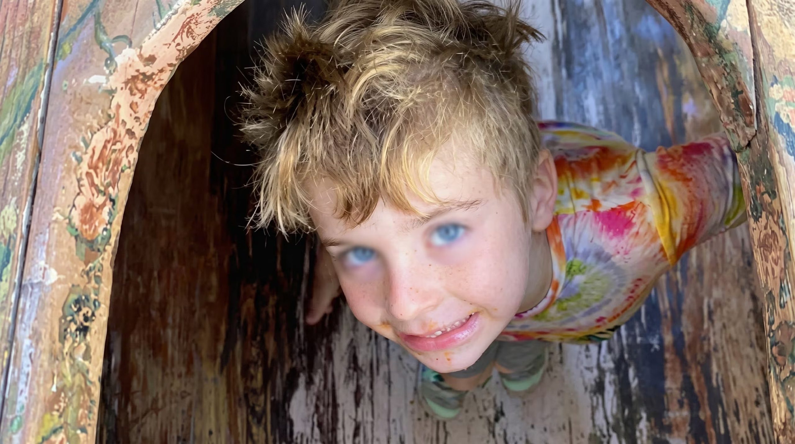 El proyecto documentó ocho habitaciones de niños muertos en tiroteos escolares y seguirá activo mientras persistan estos ataques en Estados Unidos (Captura de video/CBS)