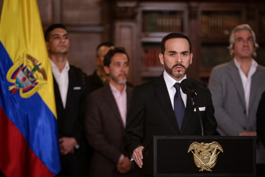 El presidente Abelardo de la Espriella dio nuevas cifras del terremoto del 10 de agosto, y reiteró el compromiso de su gabinete con las labores de rescate - crédito Cristian Bayona/Colprensa
