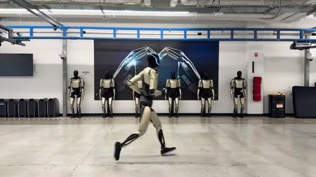 El video viral de Optimus corriendo en el laboratorio de Tesla genera impacto en redes sociales y la comunidad tecnológica. (Tesla)