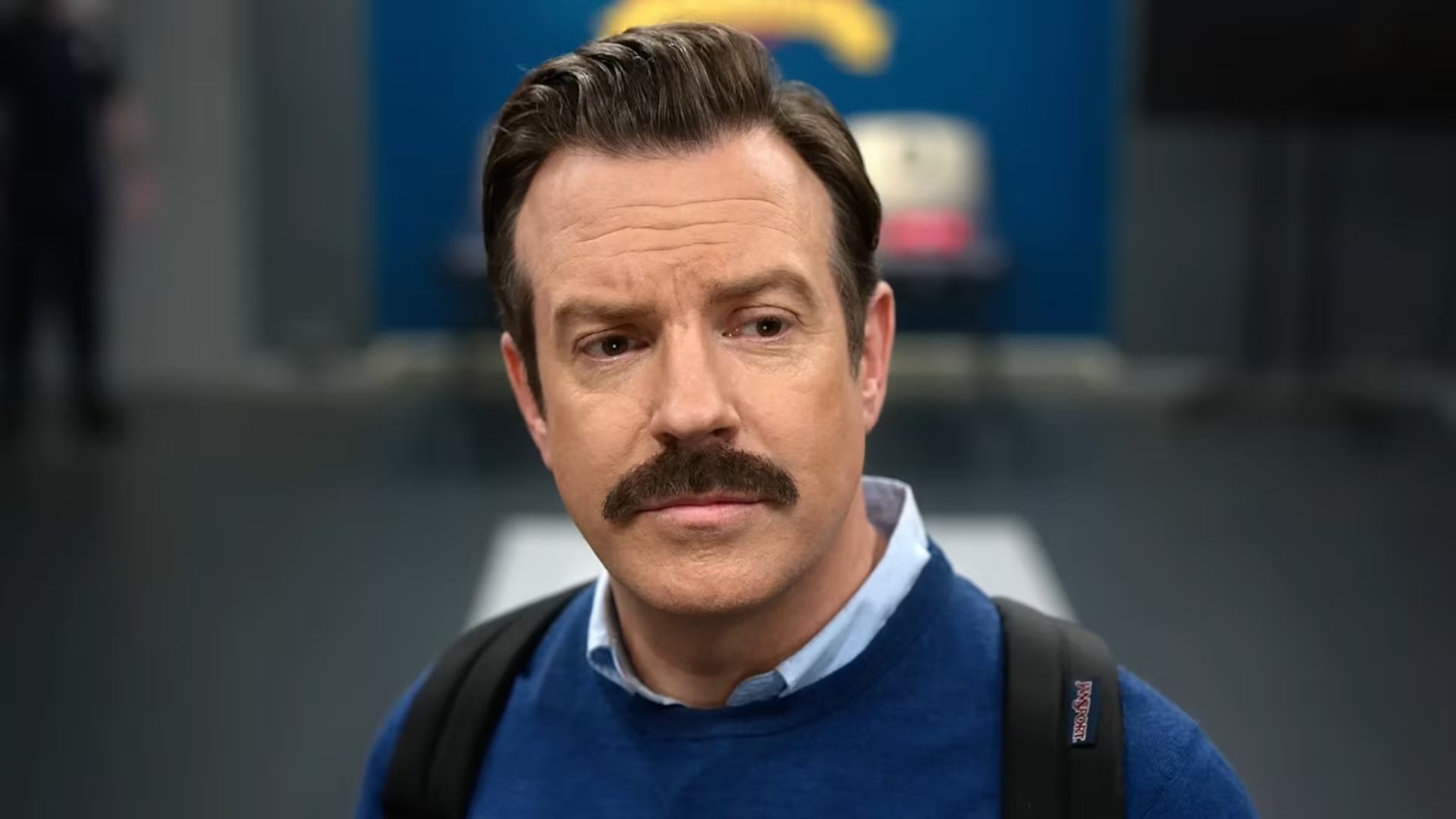 Ted Lasso seguirá los pasos del entrenador de futbol. (Captura de tráiler oficial)