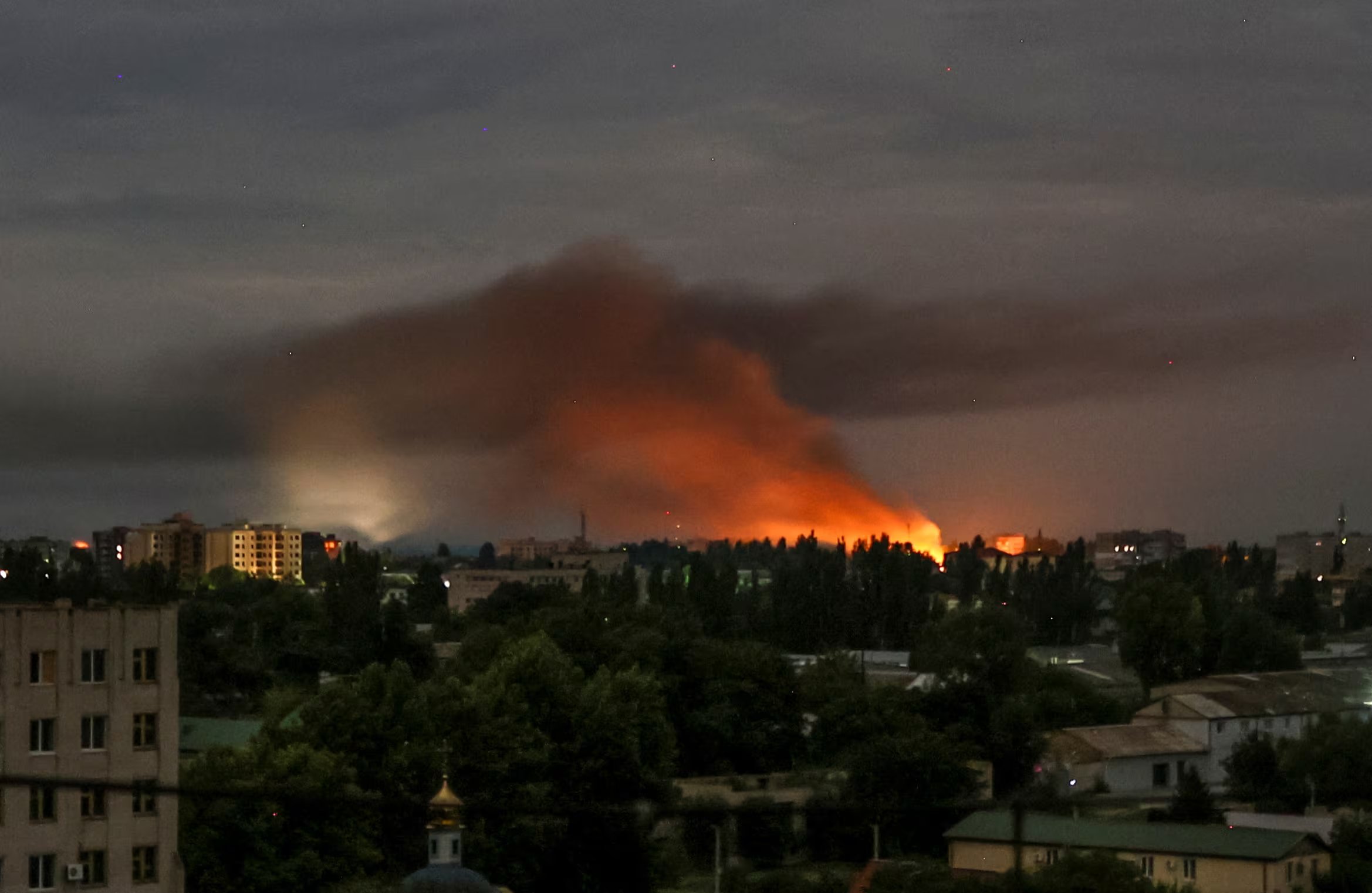 Foto referencial de un ataque en Kherson (REUTERS/Archivo)