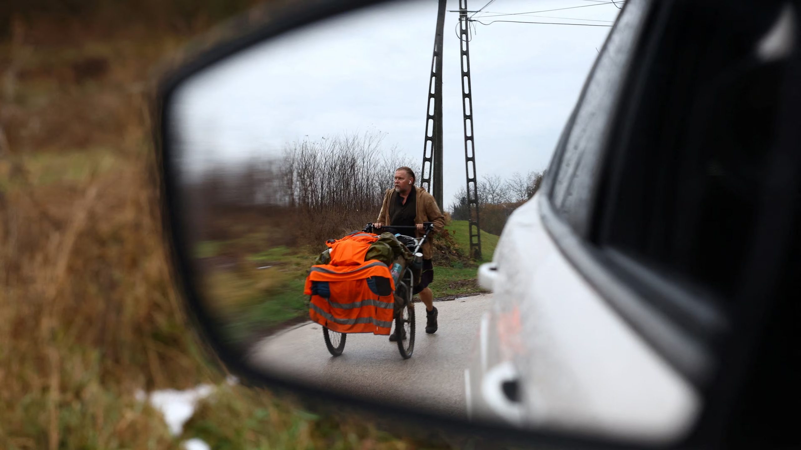 British ex-paratrooper Karl Bushby who has been walking across the world for 27 years, walks in Komarom, Hungary, November 25, 2025. REUTERS/Bernadett Szabo
