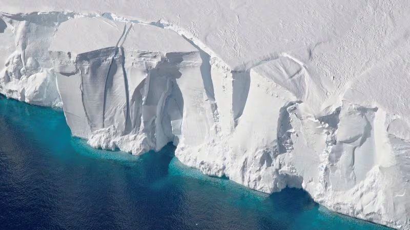 El récord absoluto de frío en la superficie terrestre sigue en la estación rusa Vostok, que midió -89,2 °C en la Antártida Oriental en 1983 (NASA/REUTERS)