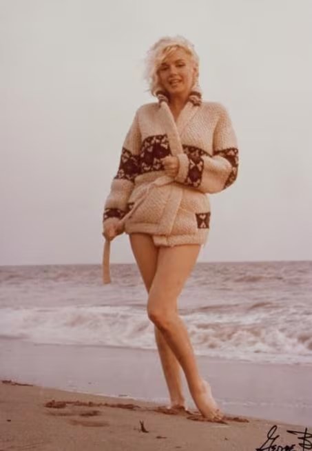 Una de las fotos de la última sesión en la que Marilyn Monroe posó. Fue ante el fotógrafo George Barris en Santa Mónica en julio de 1962, tres semanas antes de la muerte de la actriz