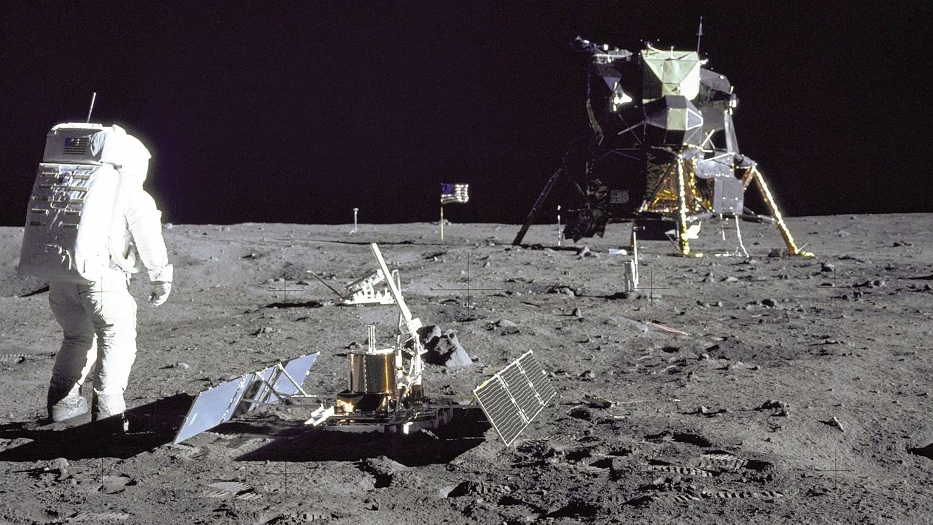 AME6496. CABO CAÑAVERAL (EEUU), 15/07/2019.- Fotografía cedida por la NASA donde aparece el piloto del módulo lunar, el astronauta Edwin E. Aldrin Jr. durante una actividad extravehicular en la superficie de la luna (EFE/NASA/SOLO USO EDITORIAL)