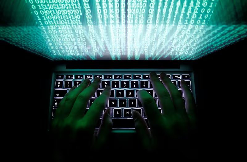 Con esos permisos, el robo de datos de los usuarios sería teóricamente posible. REUTERS/Kacper Pempel