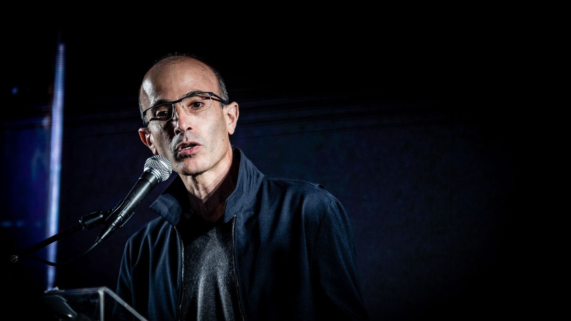 Harari dijo que a los políticos habría que preguntarles más sobre su posición respecto a la IA (The Grosby Group)