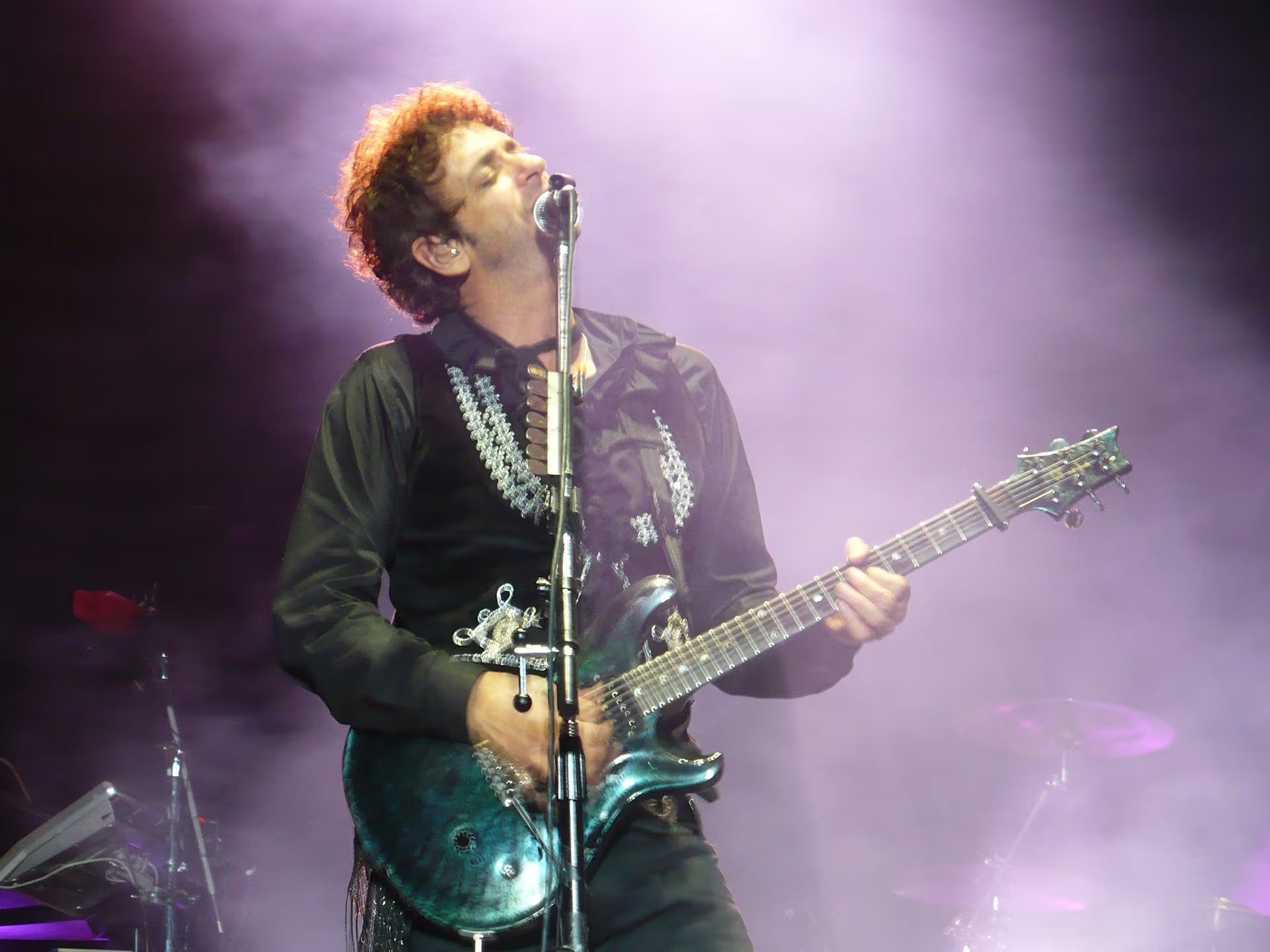 En Caracas, Gustavo Cerati interpretó 25 temas y cerró el show con “Hasta la próxima, chau”, en la despedida final de su carrera