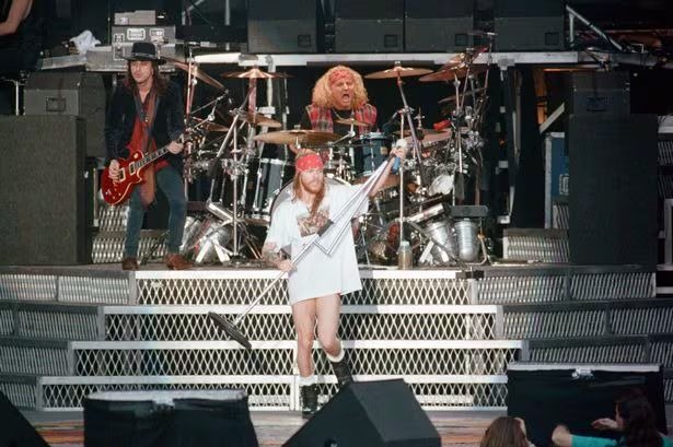 Guns N’ Roses ocupó los dos primeros lugares de Billboard 200 con Use Your Illusion I y II