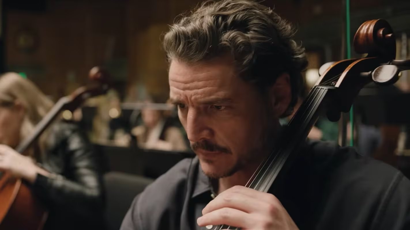 El actor Pedro Pascal interpreta a un violonchelista en el largometraje Behemoth