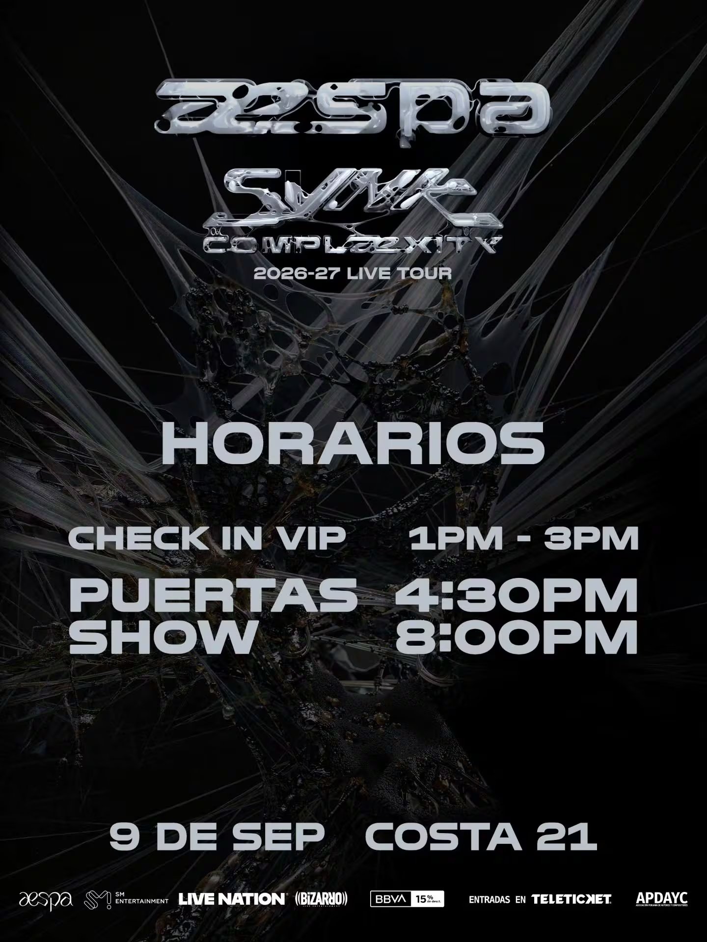Un afiche informativo detalla el programa y los horarios de ingreso para el concierto del grupo de K-pop Aespa el 9 de septiembre en el recinto Costa 21 de Lima.