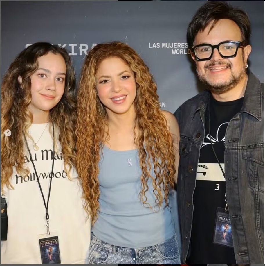 La polémica inició cuando Syntek calificó las canciones recientes de Shakira como carentes de 