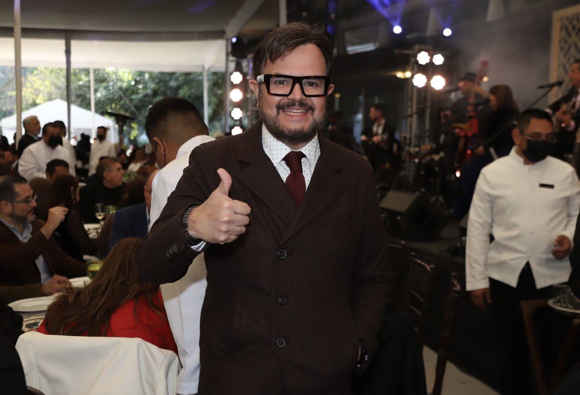 Tras los incidentes en su presentación festiva, Aleks Syntek sugirió la posibilidad de alejarse temporalmente de los escenarios en México para resguardar su salud mental.
FOTO:CUARTOSCURO