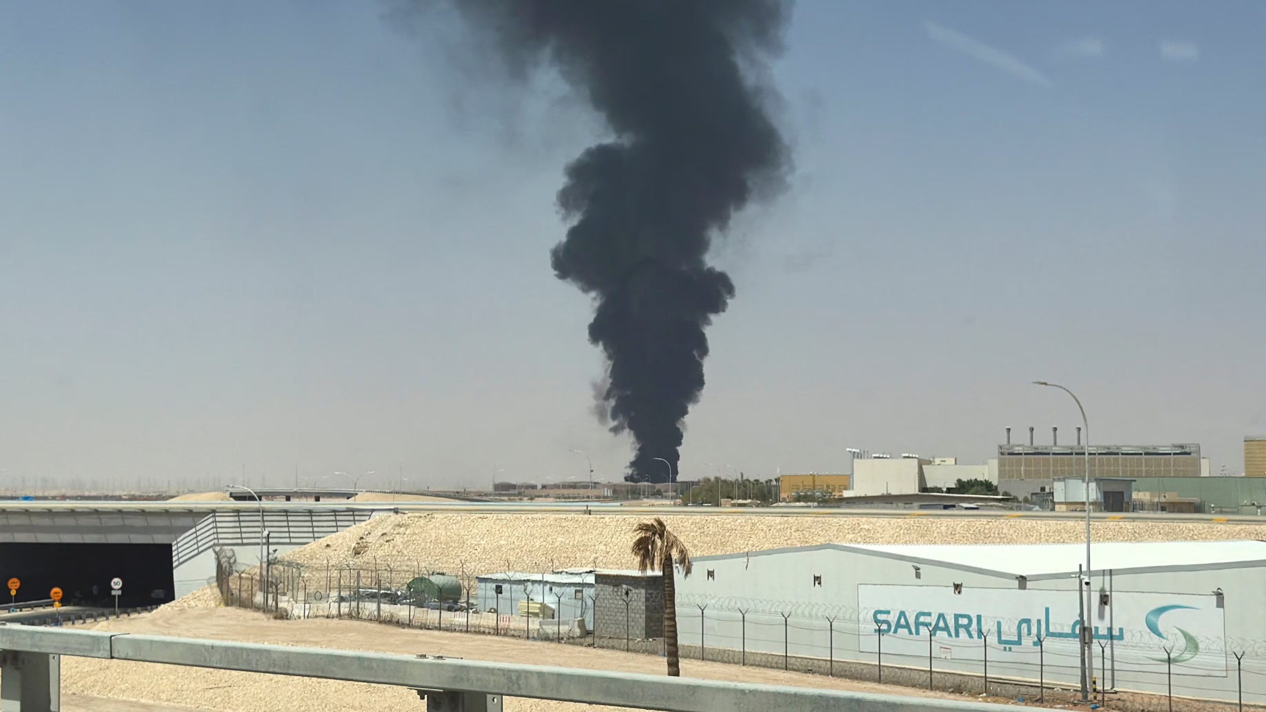 Arabia Saudita activó una alerta aérea en Riad tras explosiones registradas en la capital durante la madrugada del sábado. (REUTERS/Stringer)