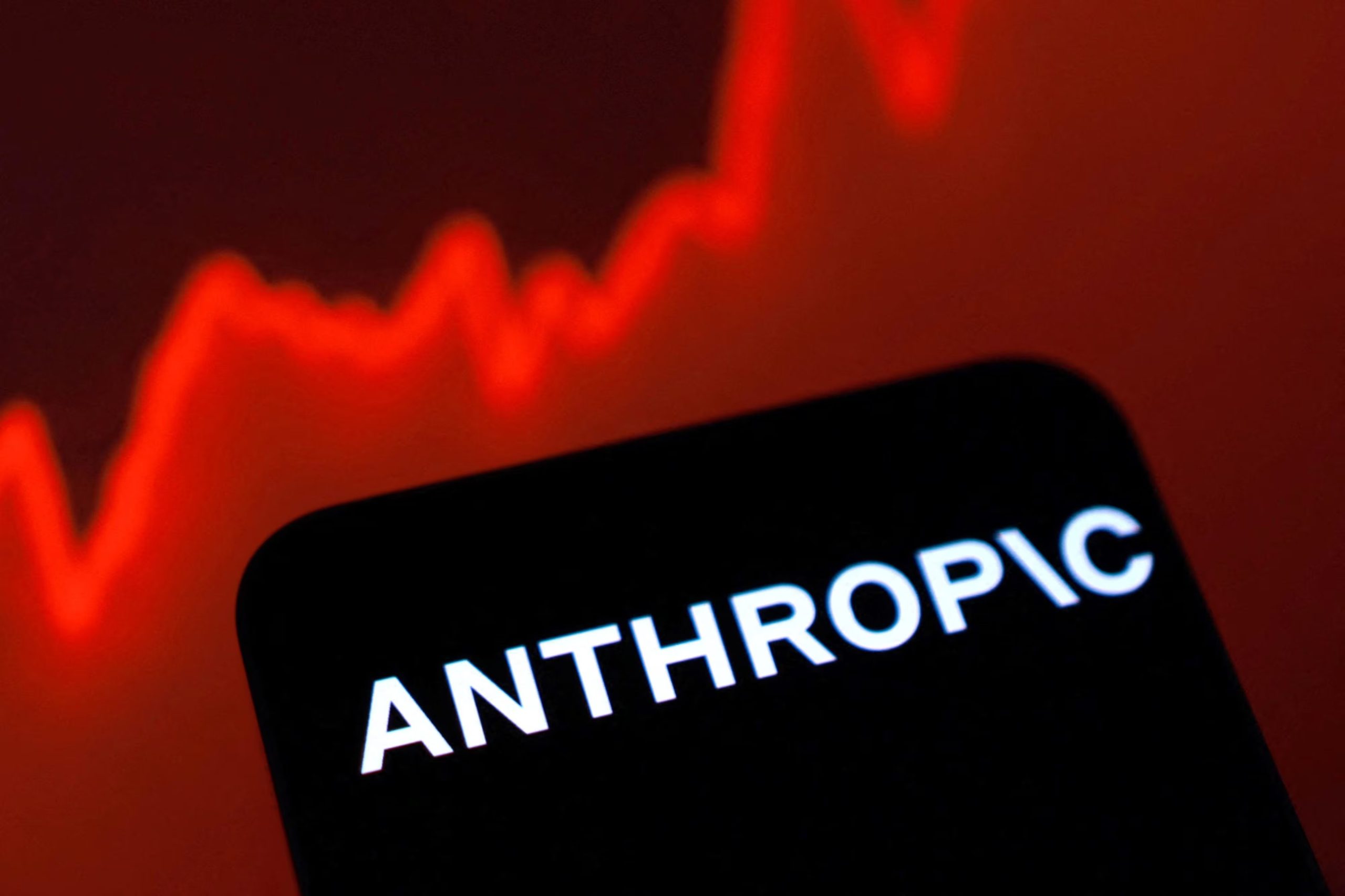 Amazon, Google, Microsoft y AMD figuran entre los proveedores que también firmaron acuerdos de infraestructura con Anthropic. (Reuters)