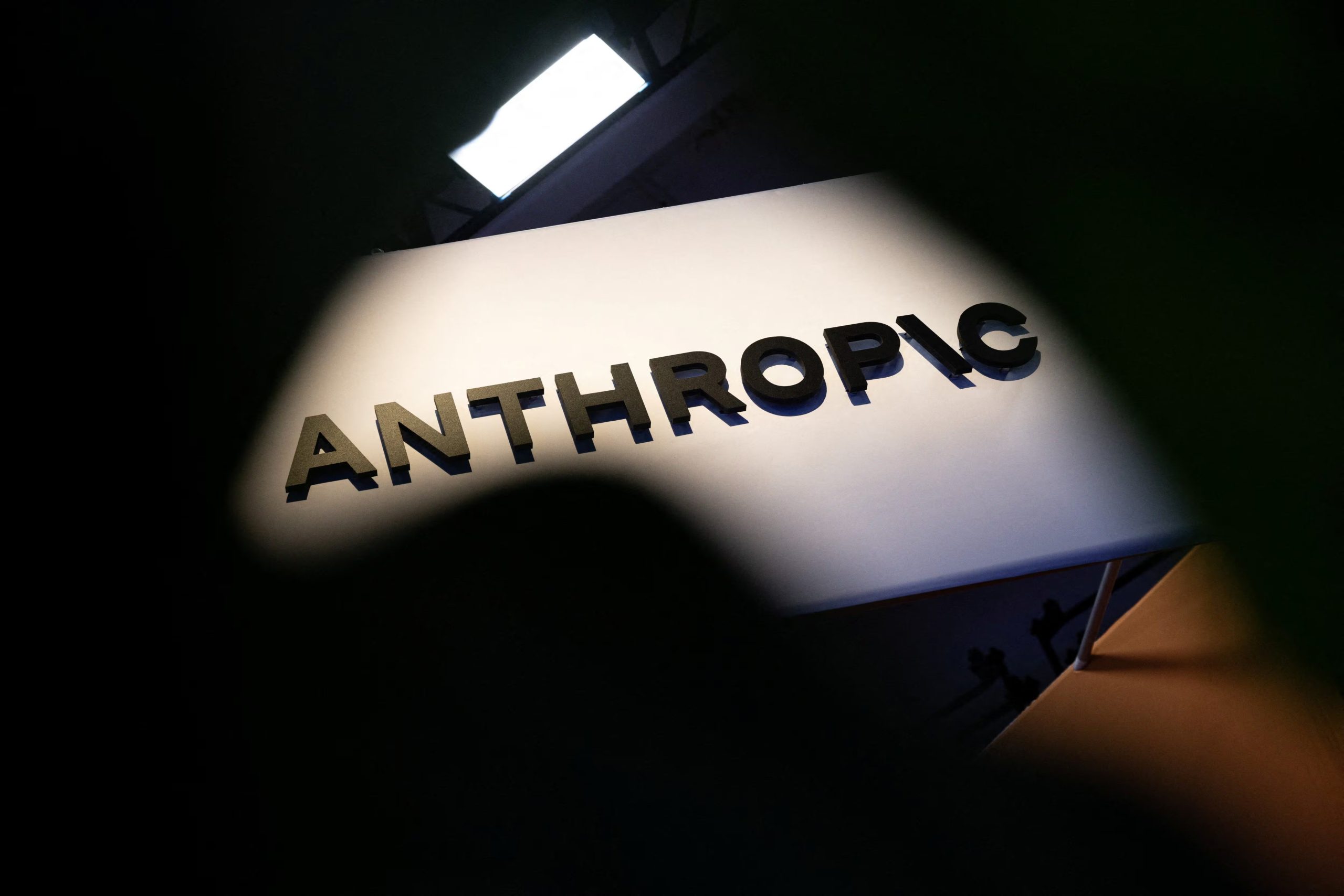 Anthropic considera importante conocer cómo se están desarrollando las IA dentro de los labotarios. REUTERS/Carlos Barria