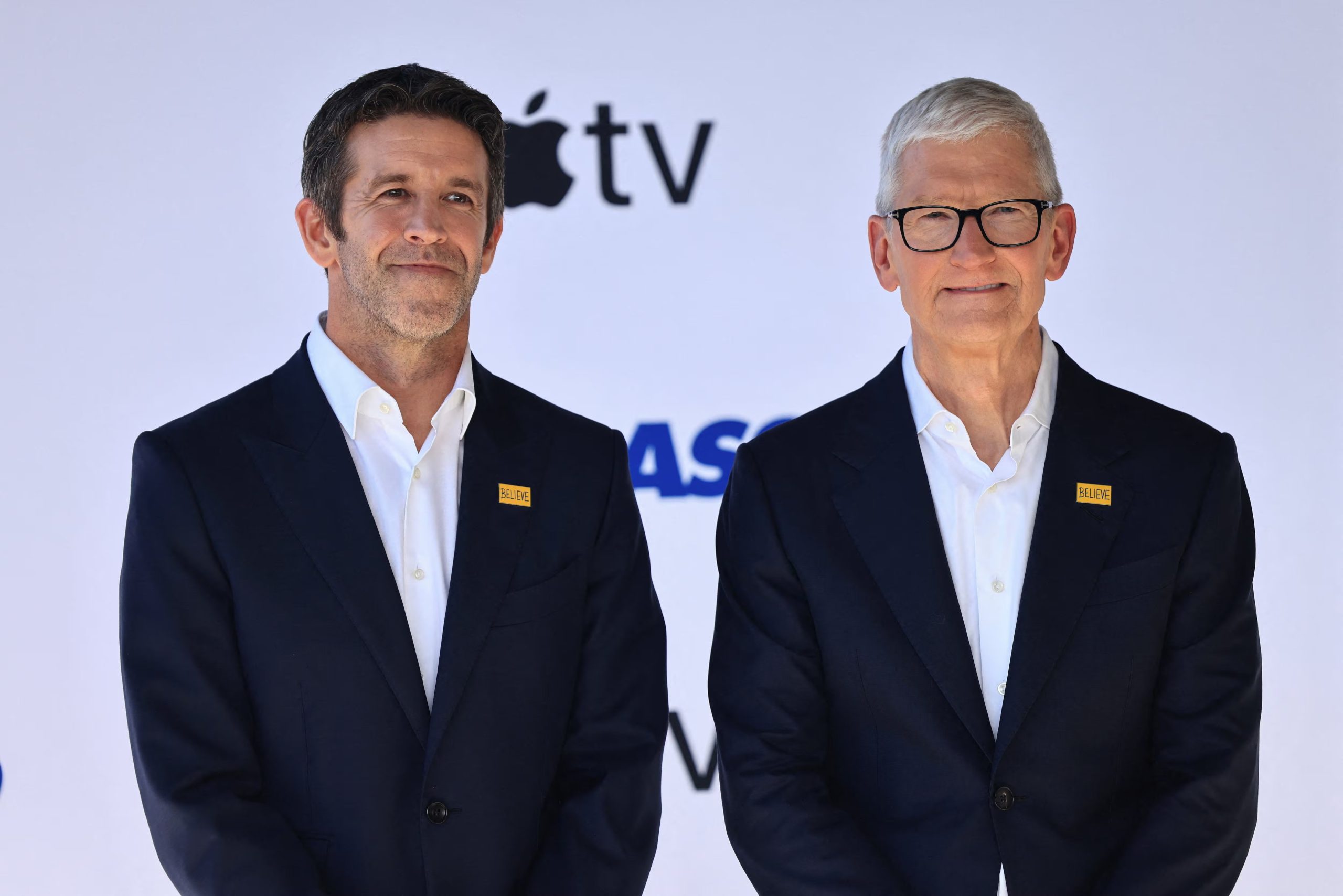 John Ternus es el sucesor de Tim Cook, quien dejó el cargo tras 15 años al frente de la compañía. (Reuters)