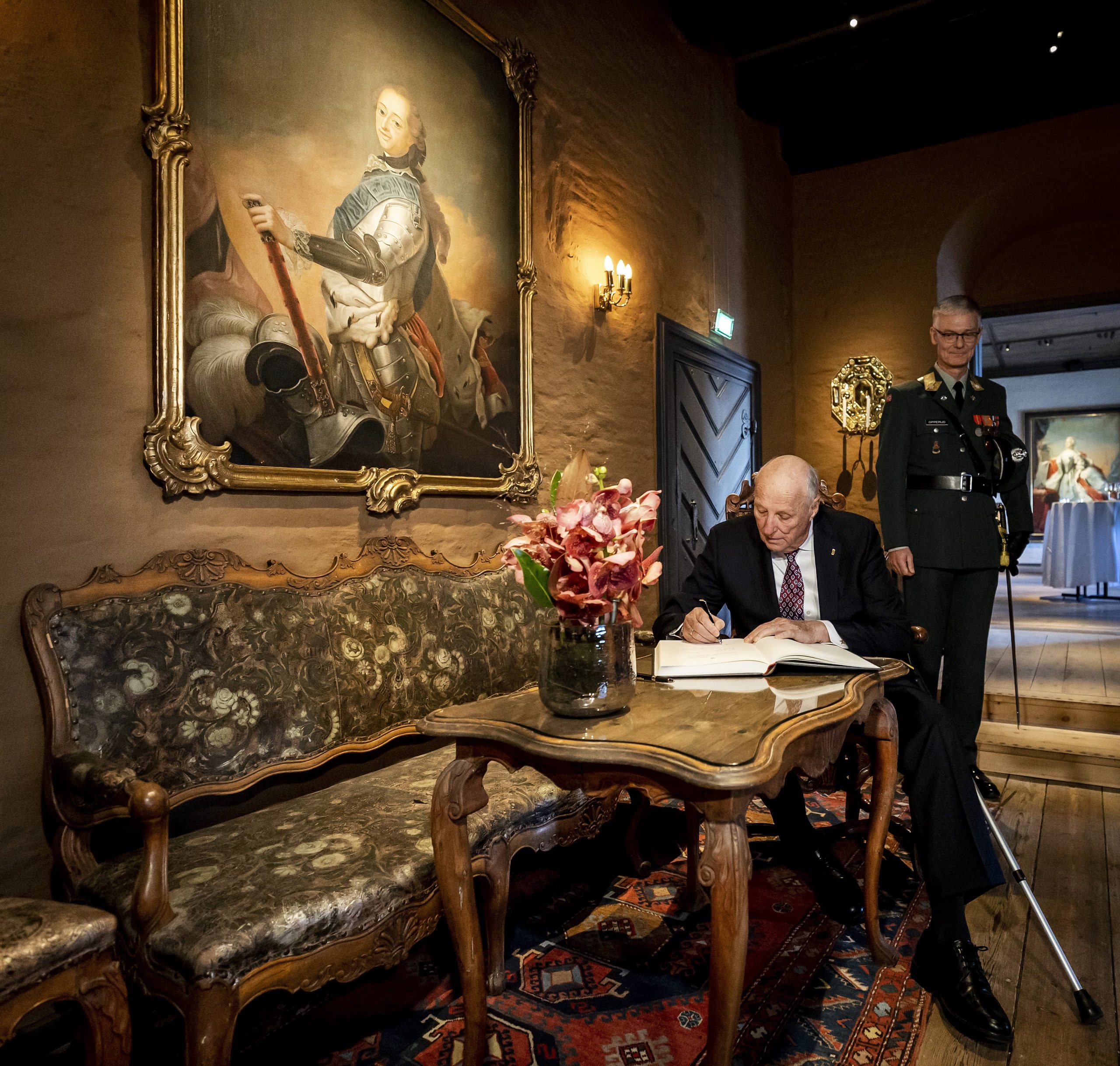 El rey Harald de Noruega en el castillo de Akershus, durante el segundo día de la visita de Estado de tres días a Noruega. (PPE/Sipa USA)