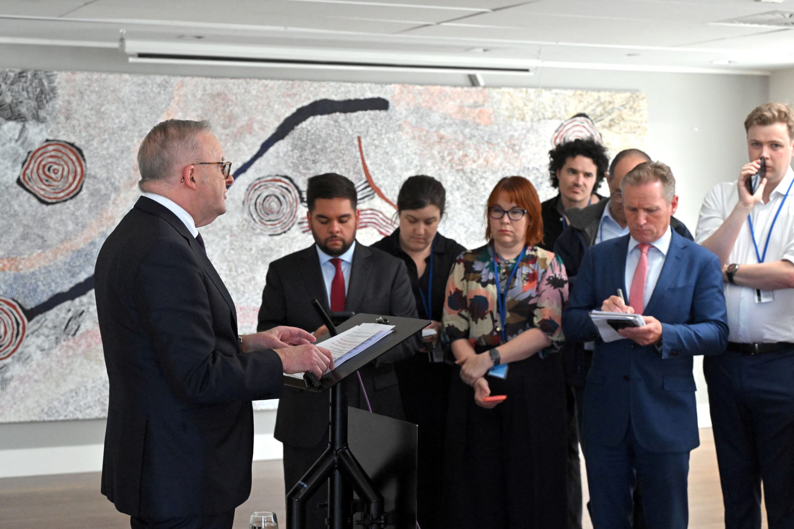 El gobierno de Australia investiga la infiltración no autorizada de un agente de inteligencia artificial de OpenAI en el sistema público de salud. (AAP/Mick Tsikas via REUTERS)