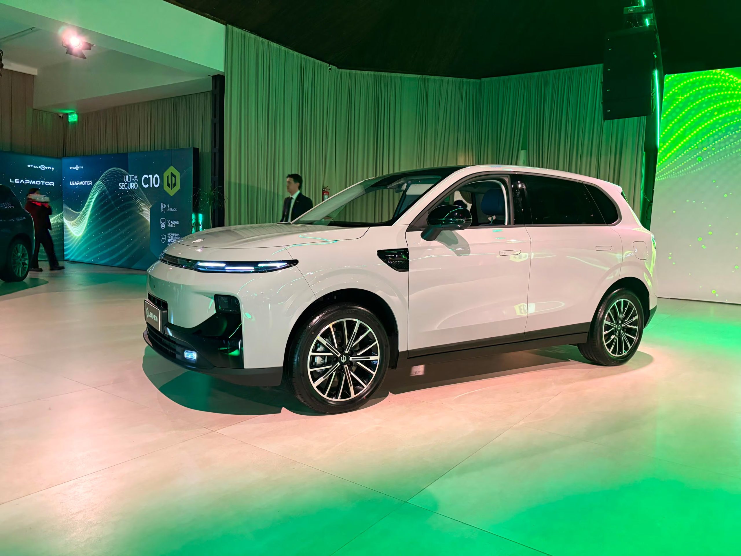 La marca Leapmotor es la primera en vender autos eléctricos de Rango Extendido (REEV) en Argentina. La importa Stellantis.