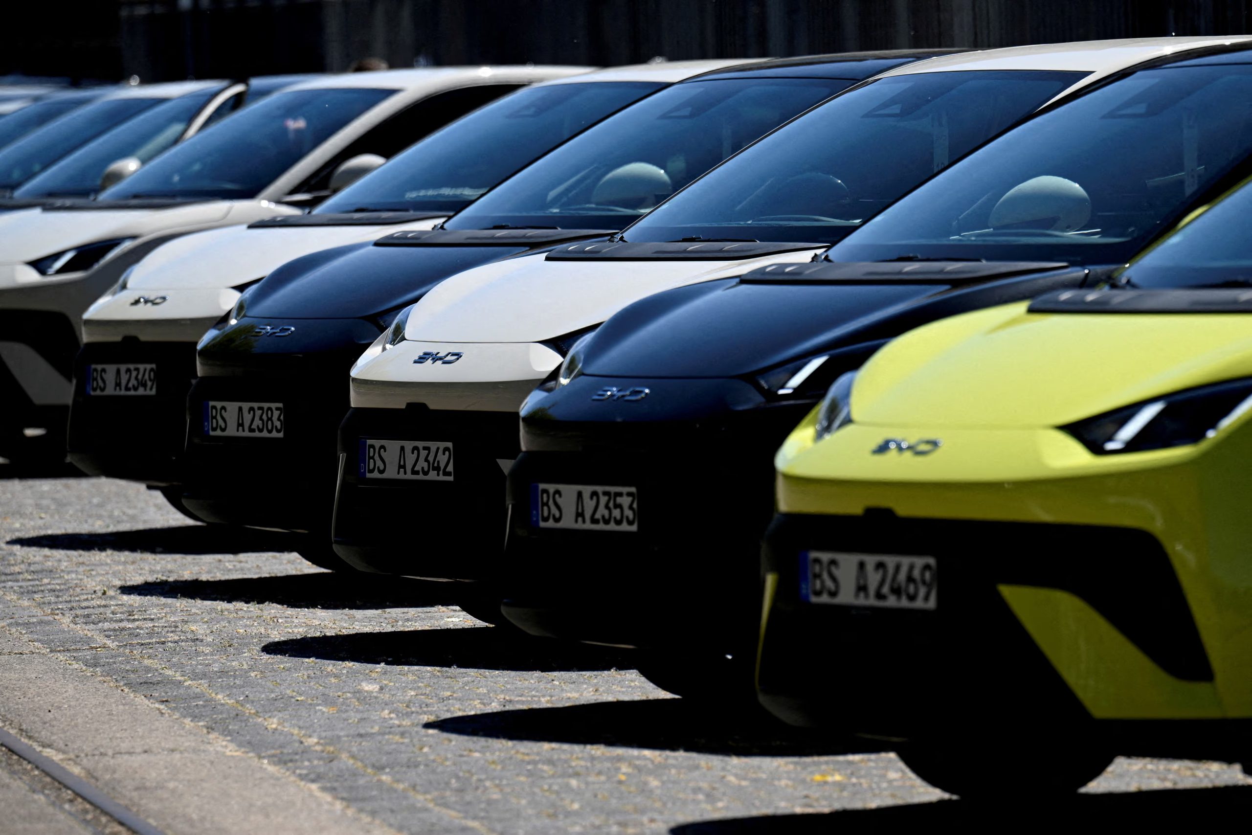 La carga de autos eléctricos ya se extiende a comercios, oficinas, hoteles, estacionamientos y viviendas, y reduce la dependencia de una sola infraestructura REUTERS/Annegret Hilse/File Photo