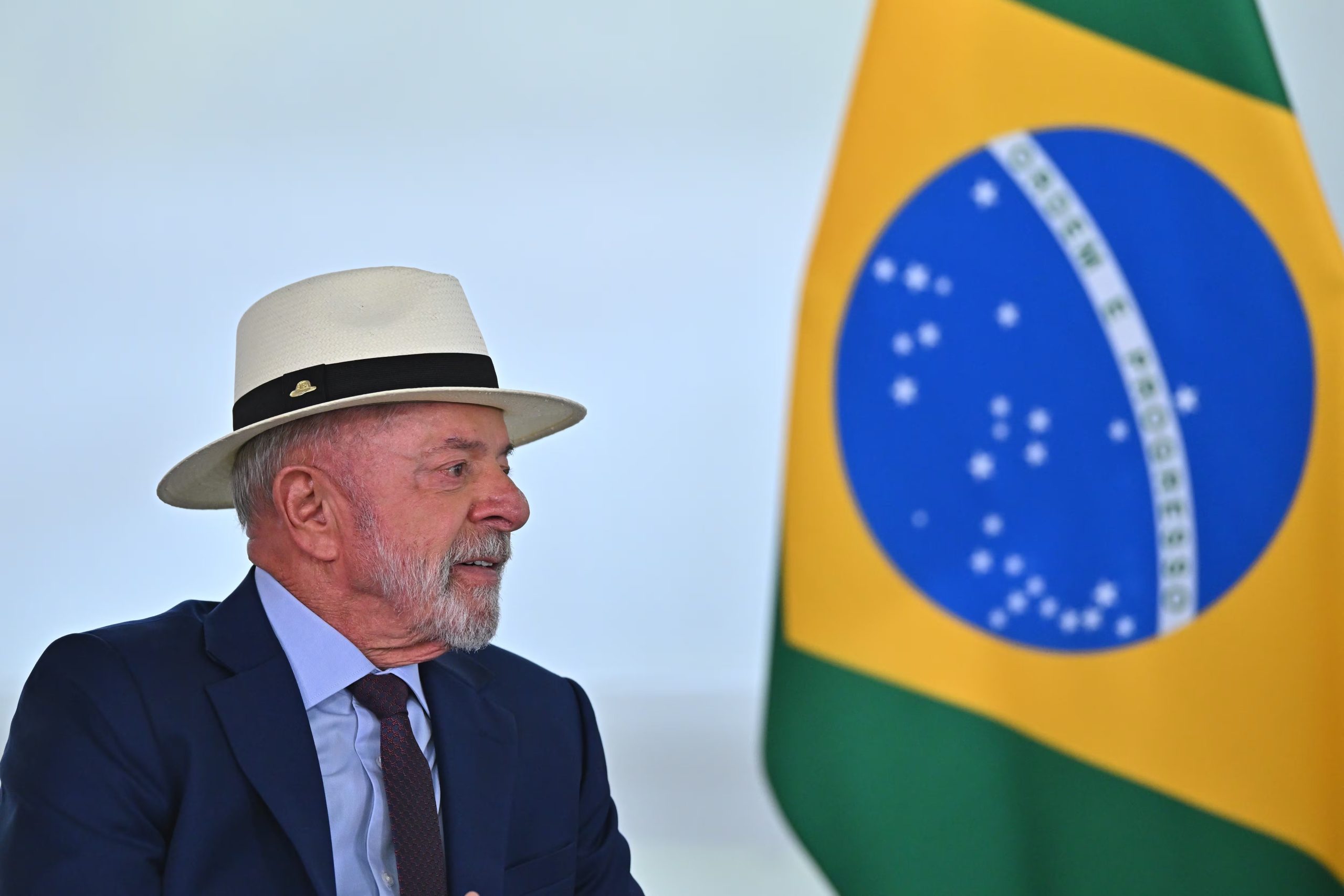 El promedio de los sondeos de opinión otorga a Lula da Silva un 40% de los votos frente al 36% de Flávio Bolsonaro. EFE/ Andre Borges