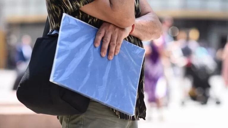 El 37% de los jóvenes en el mundo trabaja en ocupaciones con exposición media o alta a cambios impulsados por inteligencia artificial, según el Foro Económico Mundial.


