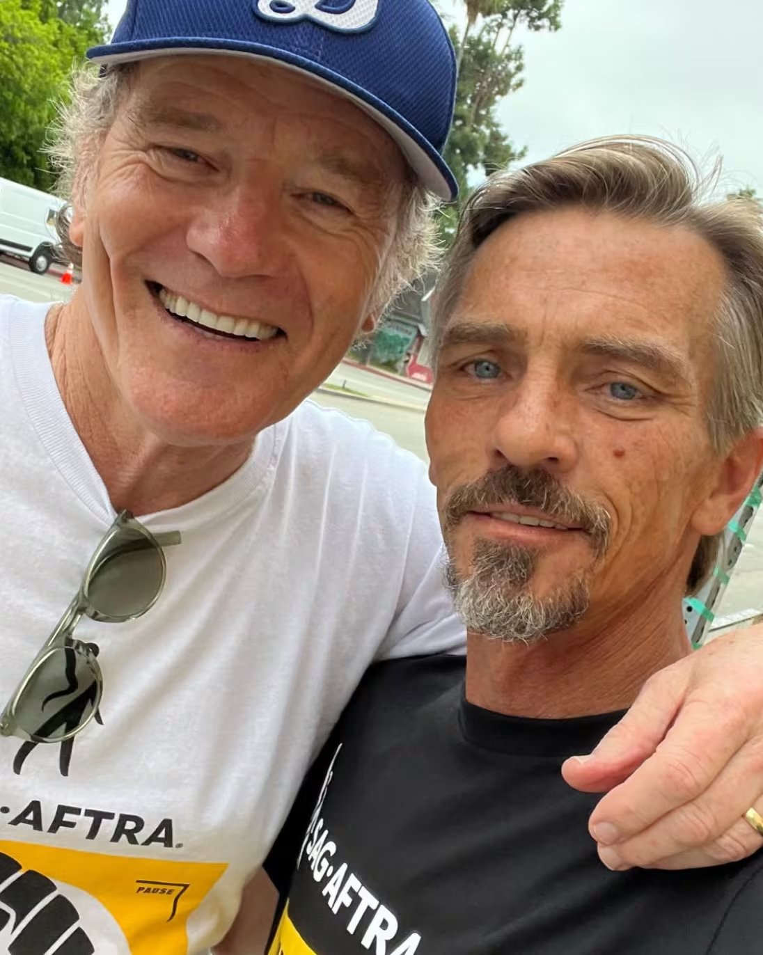 Charles Baker recordó que Bryan Cranston le pidió ajustar el ritmo de un diálogo con una pausa antes de una línea en Breaking Bad (Instagram/@thecharlesbaker)