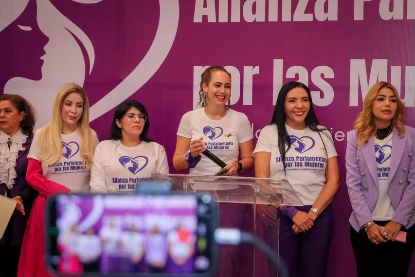 Sandra Arreola propuso la iniciativa Ley Cazzu. 
(Facebook: Sandra Arreola)