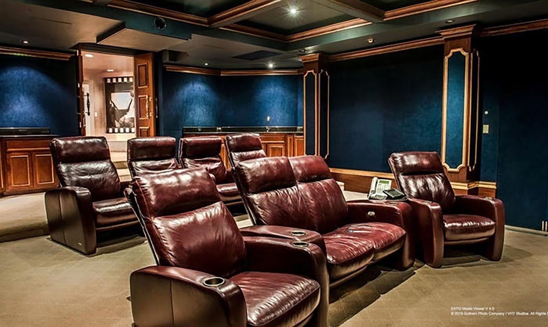 El cine privado (Douglas Elliman Real Estate)