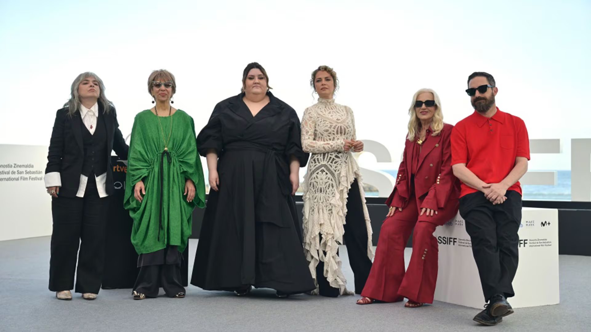 Mariana Enriquez, Alejandra Flechner, Carolina Álvarez, Dolores Fonzi, Mercedes Morán y Pablo Larrain en San Sebastián