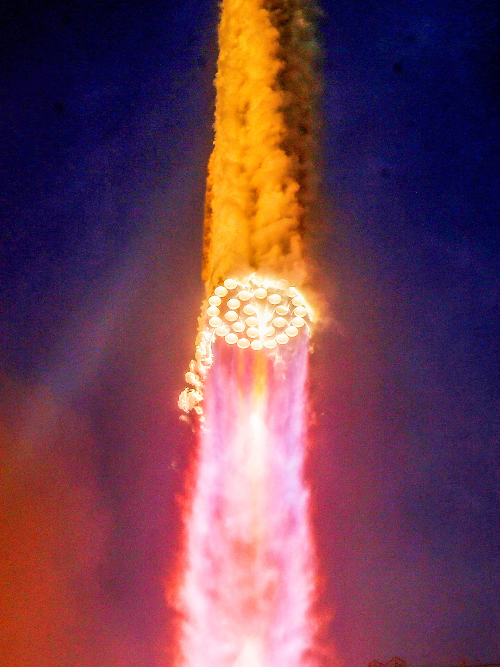 Super Heavy impulsó el despegue con 33 motores Raptor y regresó al golfo de México, una fase esencial del sistema reutilizable espacial (REUTERS/Steve Nesius)