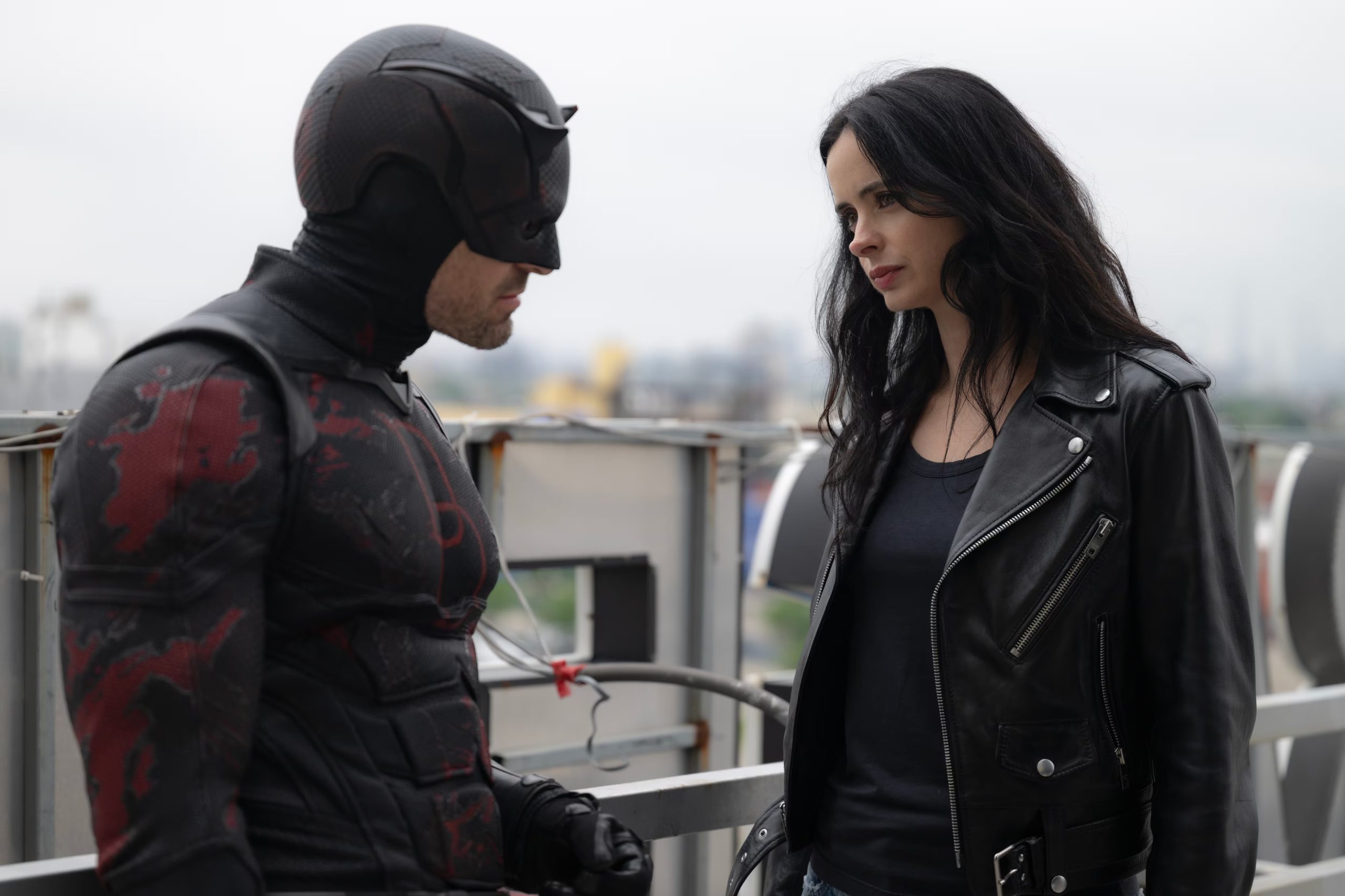 La segunda temporada incorporó a Krysten Ritter como Jessica Jones y a Mike Colter como Luke Cage (DisneyPlus)