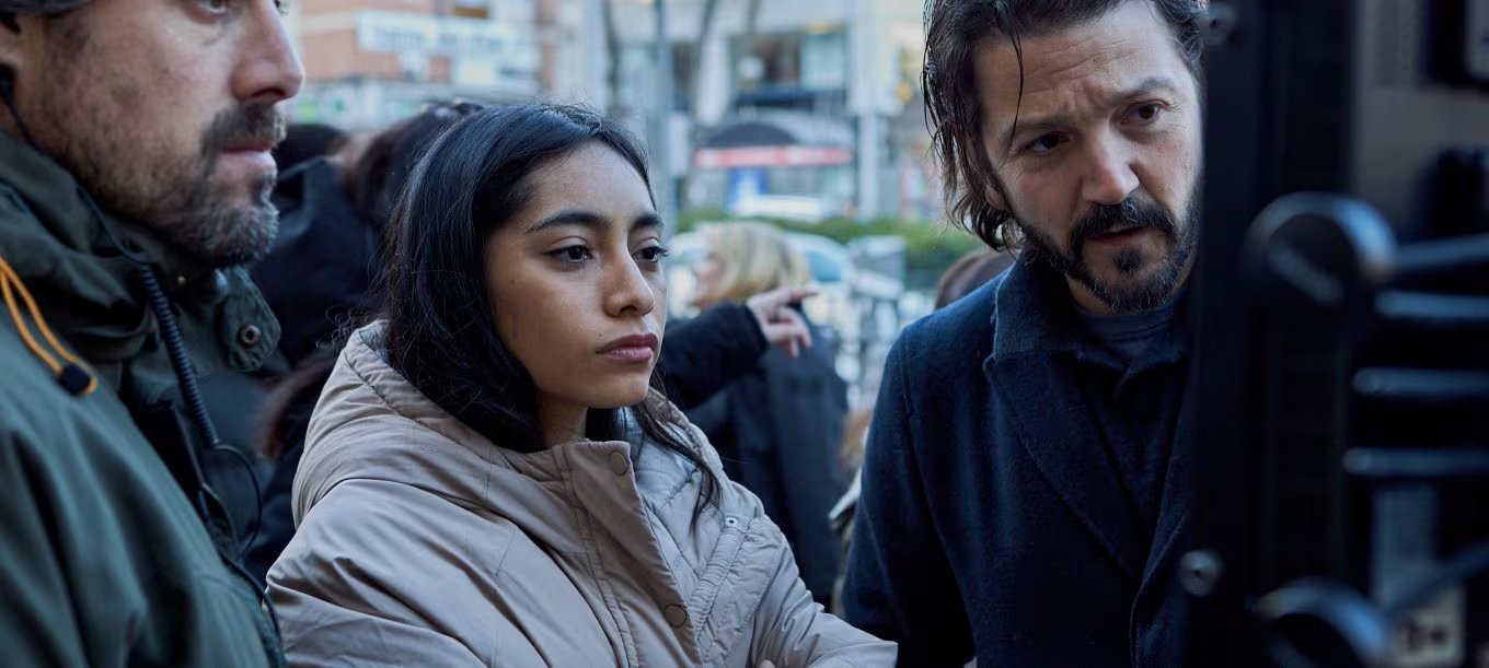 Diego Luna dirige a Anna Díaz en 'Ceniza en la boca'