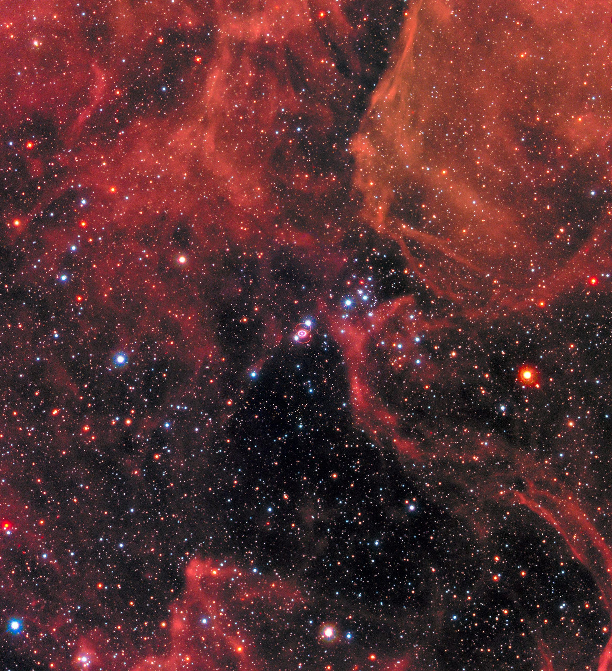 El nuevo cálculo integra compactación excavación y desintegración radiactiva, procesos que alteran la posición de los isótopos lunares (NASA)