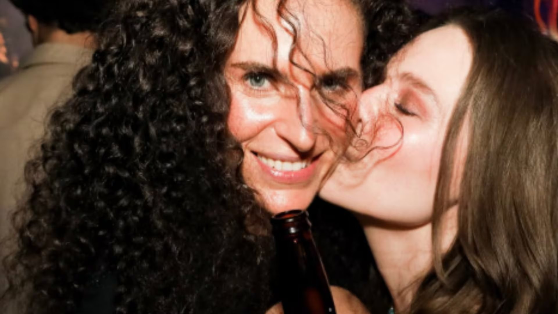 Diana Atri compartió publicaciones de Clínica Radual enfocadas en la salud emocional y la comprensión del sufrimiento psicológico.
(Instagram)