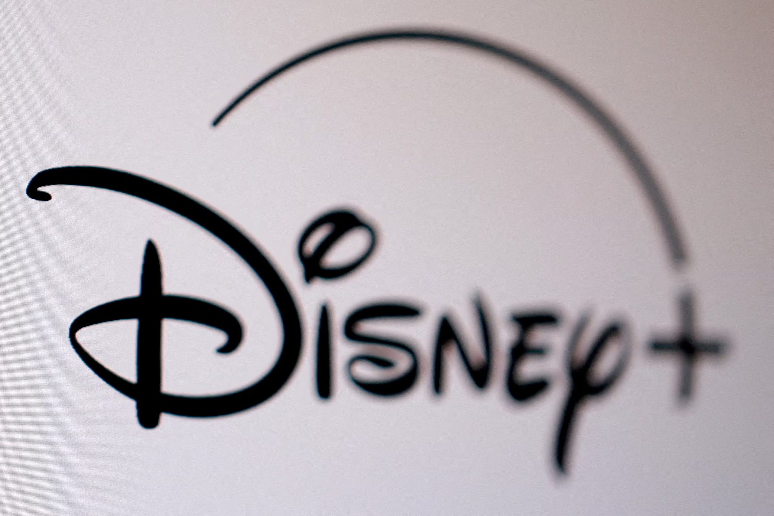 El comunicado de Disney+ señala textualmente: “Disney+ también ofrece planes para ver películas y series sin interrupciones publicitarias