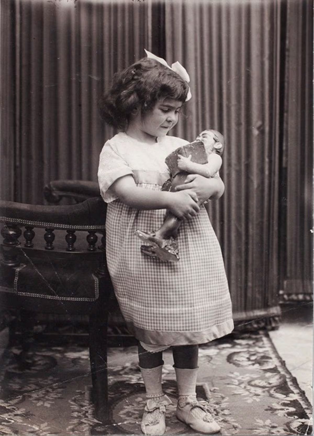 Frida Khalo de niña. El choque de 1925 entre un tranvía de Tlalpan y un colectivo de Coyoacán en Ciudad de México dejó a Frida Kahlo con heridas que los médicos consideraron que moriría