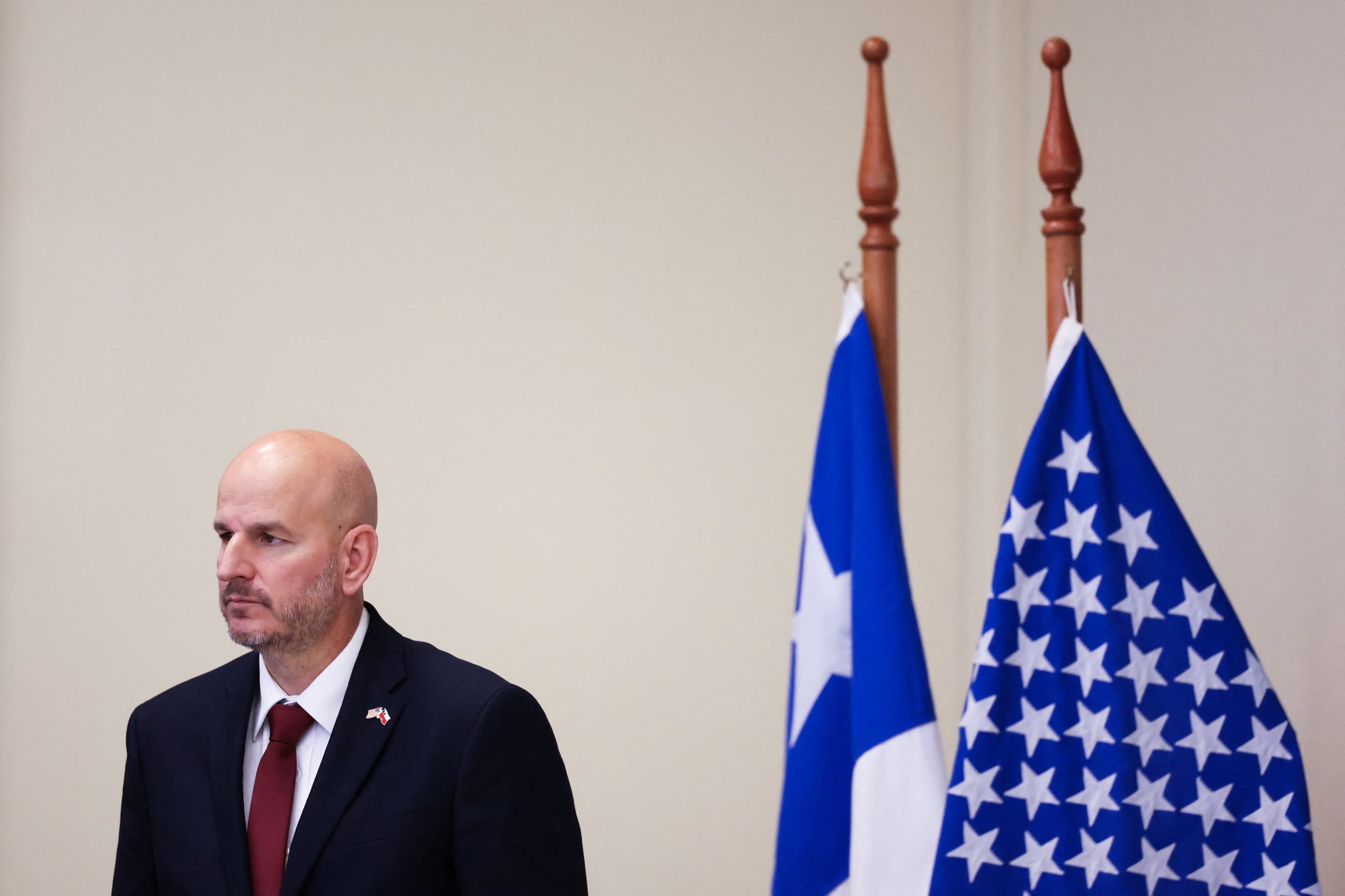 El embajador Brandon Judd le aseguró a la madre de Hagan que están en contacto con las autoridades policiales chilenas, al tanto de que el FBI norteamericano también está colaborando en los peritajes, y que la máxima preocupación de su legación es la seguridad de sus conciudadanos