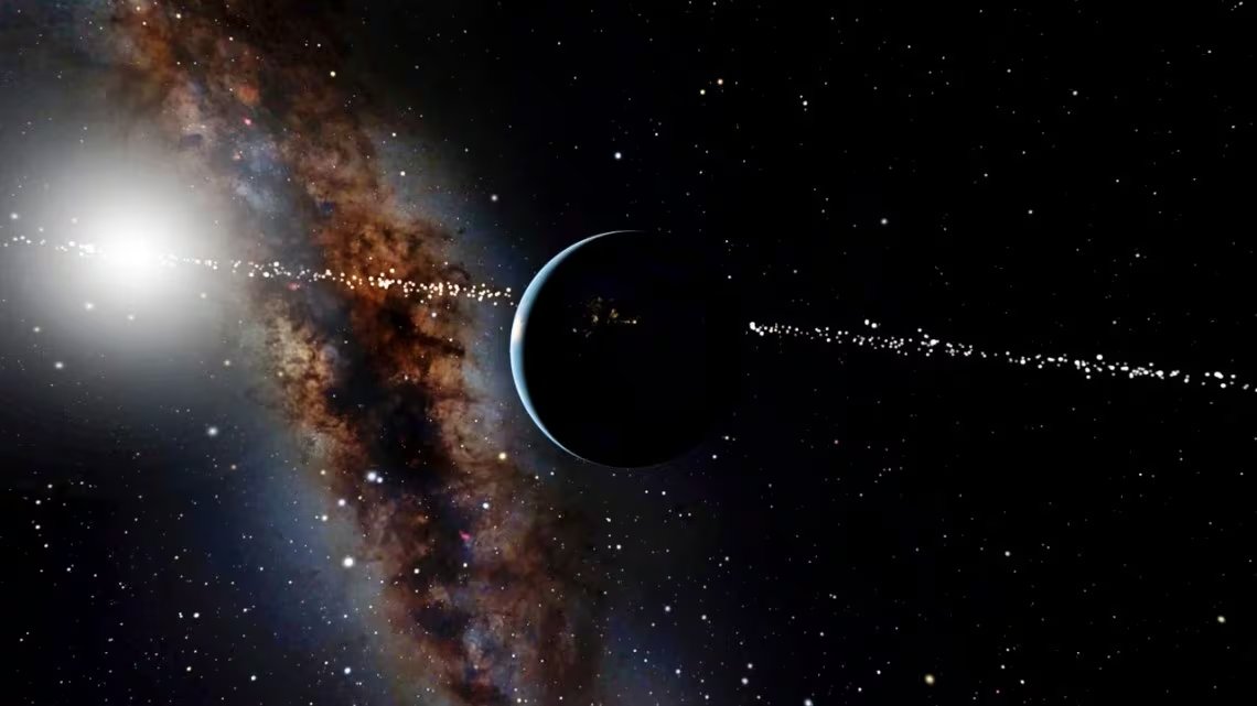 El exoplaneta no cruza delante de su estrella desde la Tierra, los astrónomos lo identificaron a partir de variaciones en la luz reflejada
 - OPENSPACE/AMERICAN MUSEUM OF NATURAL HISTORY
