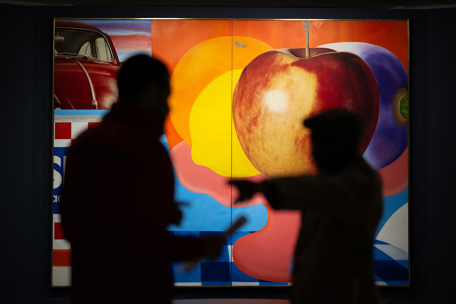 El recorrido contrapone las célebres pinturas de manzanas, bañistas y paisajes provenzales de Cézanne con las vanguardias del siglo XX